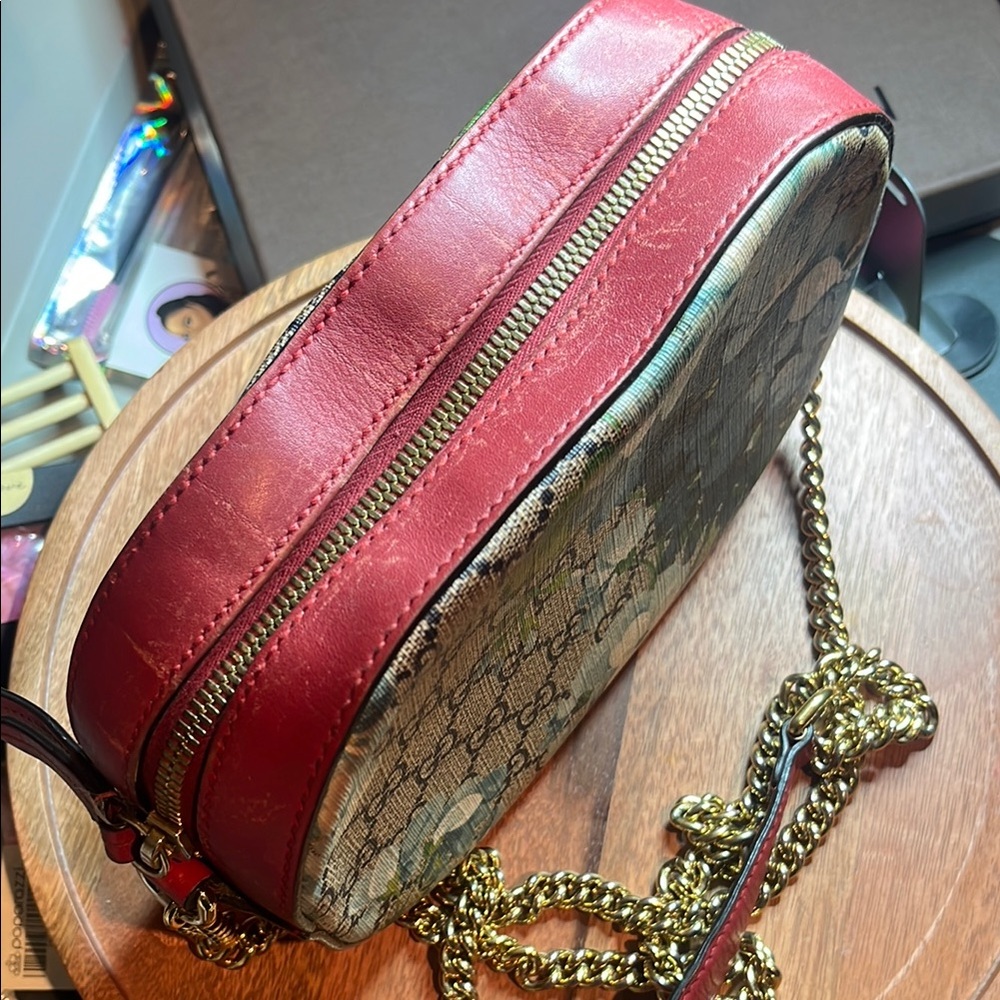 Gucci Blue and Gold Crossbody Bag with Iconic Design - Picture 3 of 17